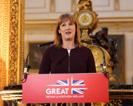 UK Treasury Borrowing Rises to Unexpected £18bn in August
